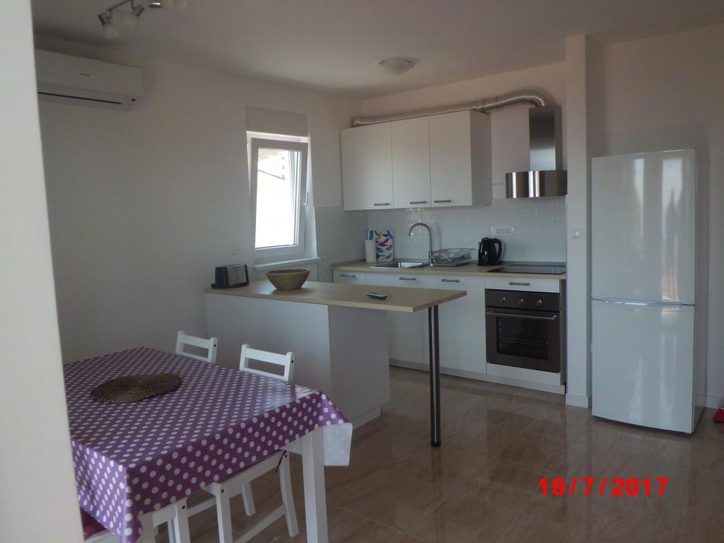 Apartments Viskovic Макарска Экстерьер фото