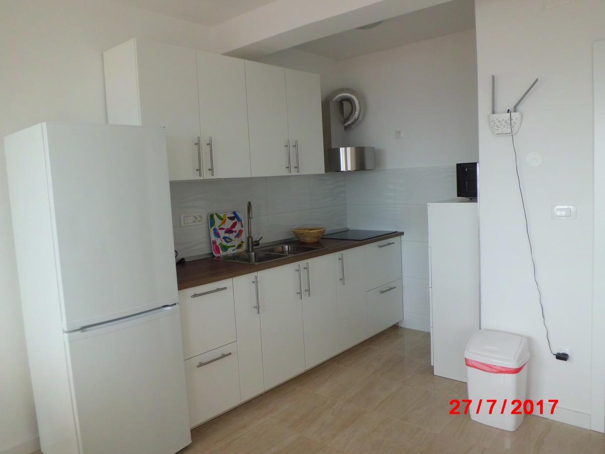 Apartments Viskovic Макарска Экстерьер фото